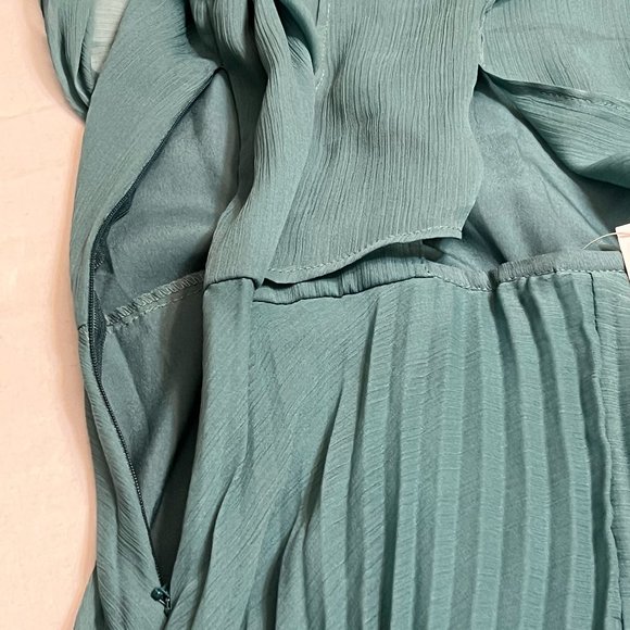 NWT ASOS Women's Cocktail Dress Green Pleated Skirt Fluttered Sleeve Size 8 - Picture 6 of 11